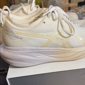ASICS Gel-Nimbus Women's Cream Sneakers